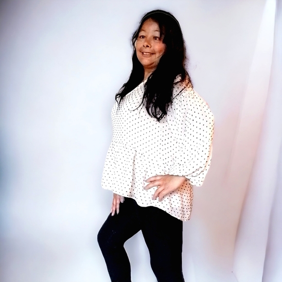 MAURICES EOMENS SMALL BEIGE AND  BLACK POKADOT SHIRT - Picture 3 of 4